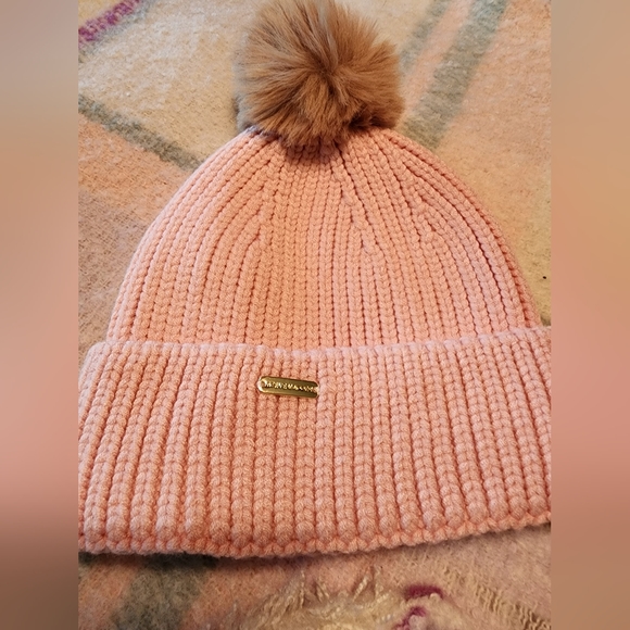 Steve Madden Stocking Hat and Scarf Set - Picture 3 of 6